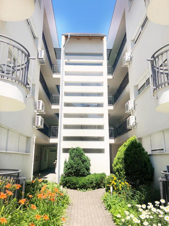 Dora Apartman Apartment Siofok Exterior photo